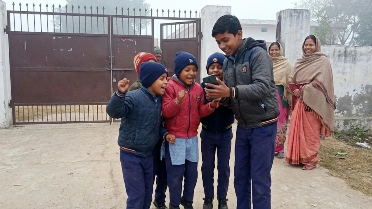 बच्चों की बल्ले-बल्ले, 17 जनवरी तक बंद रहेंगे इन राज्यों के स्कूल, ठंड के चलते आदेश जारी | School Holiday News Today